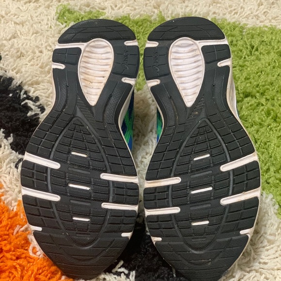 3Y ASICS running shoes - Picture 2 of 4